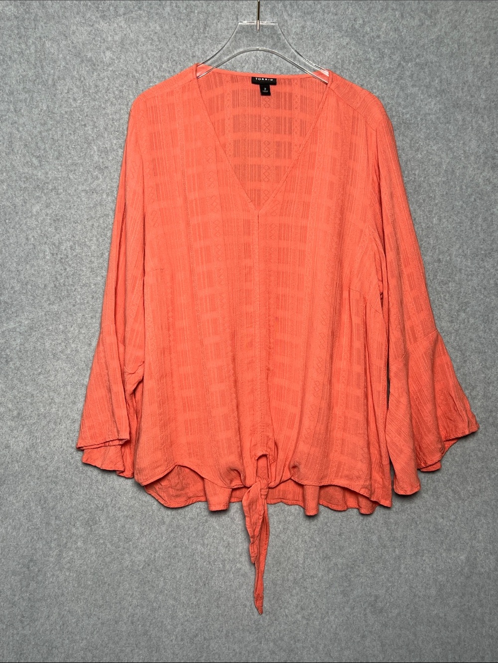 TORRID TEXTURED WOVEN TIE-FRONT TOP SZ 2
